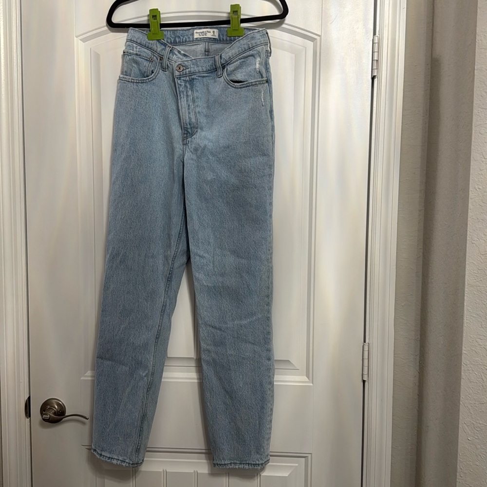 Abercrombie & fitch Jean the 90s straight ultra high rise cross over 28